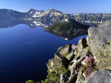 美国俄勒冈火山口湖国家公园 巫师岛湖景