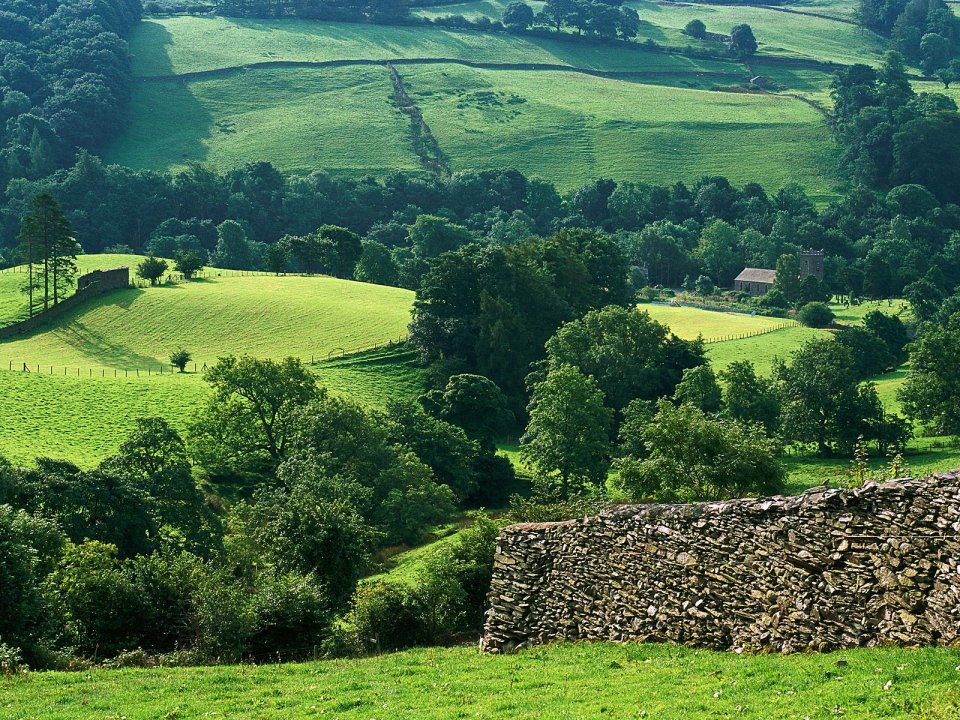 0Hills_of_Troutbeck_Lake_District_England