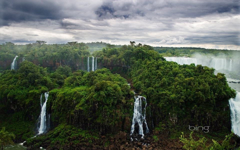 17 iguazu waterfalls