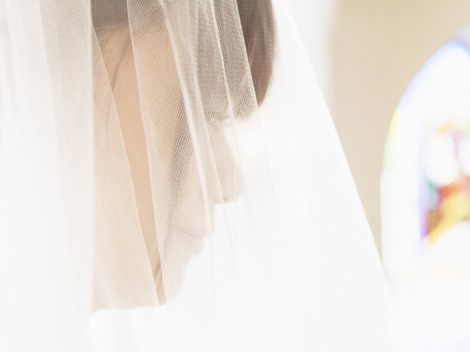 2HR115_350Awedding_dress