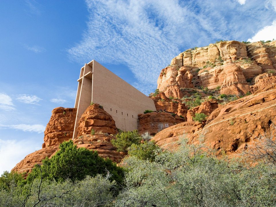 Chapel_of_the_Holy_Cross_Sedona_Arizona