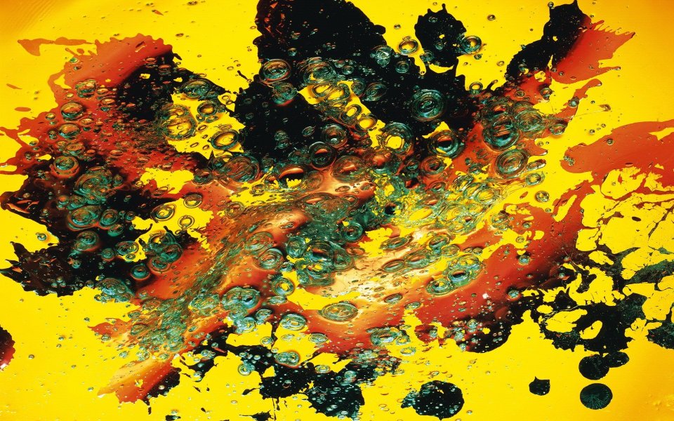 colorful_abstract_effect_of_glass_and_shards_da046042a
