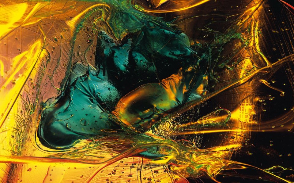 colorful_abstract_effect_of_glass_and_shards_da046059a