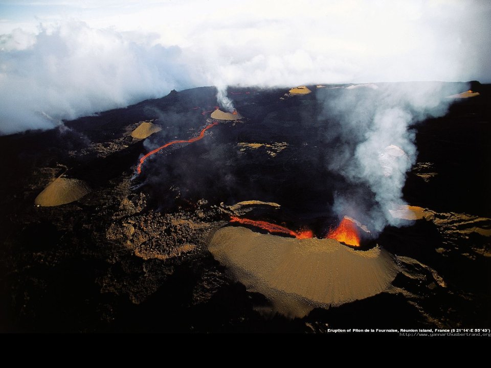 Eruption du piton de la Fournaise au sud-est de l’ile de la Réunion, La Réunion, France