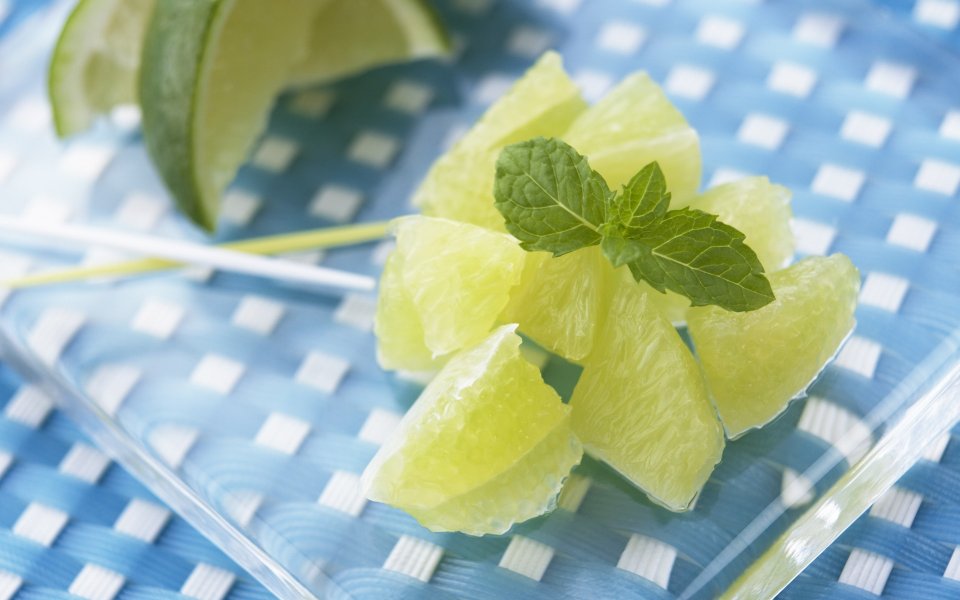 Fresh_Fruit_dessert_photo_JT052_350A
