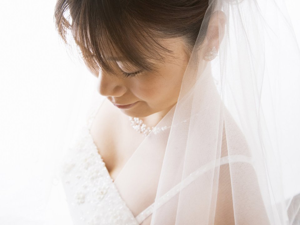 HR107_350A__wedding_dress
