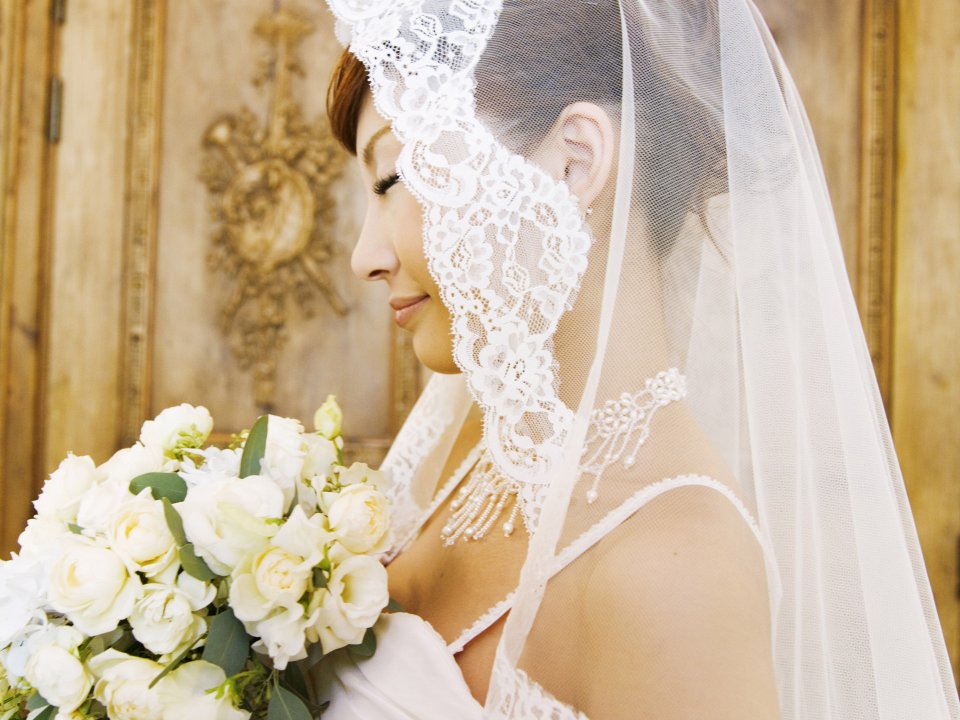 HR169_350A_wedding_dress