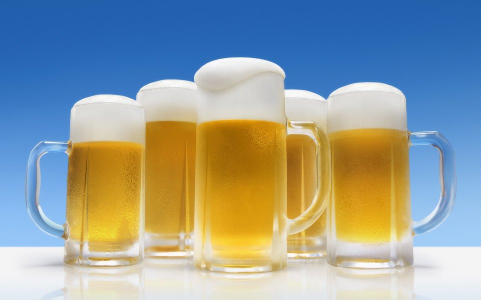 JW001_350A_Five_glasses_of_Foamy_Beer