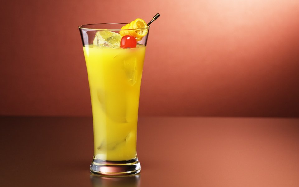 JW043_350A_Screwdrivers_cocktail