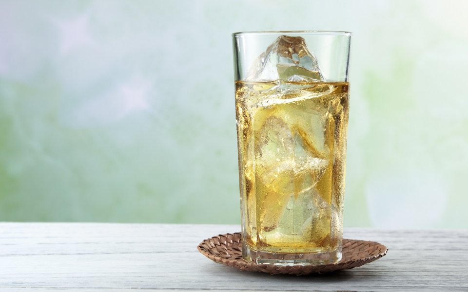 JW160_350A_Glass_of_Janpanese_Tea_blend