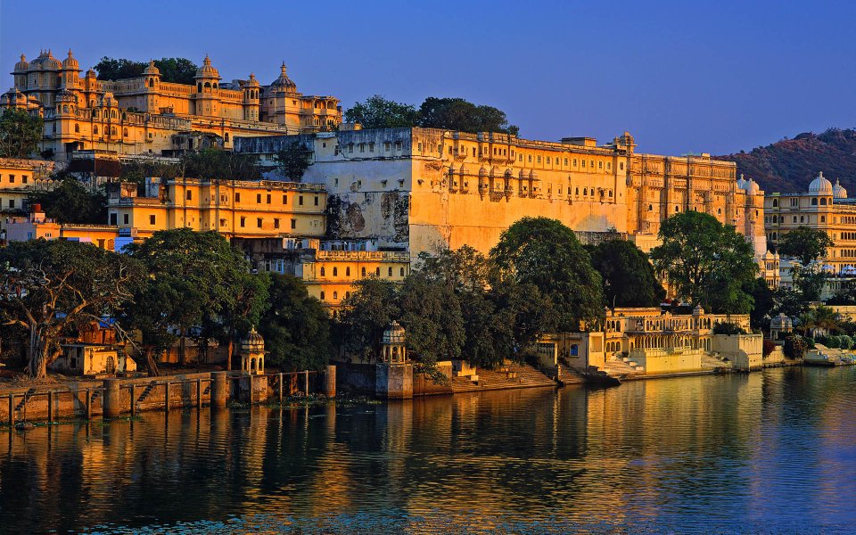 Lake Pichola and the City Palace,India