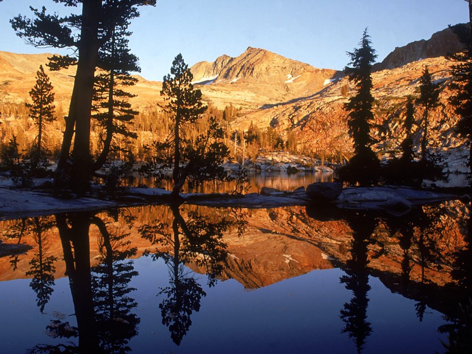 Ottaway_Lake_at_Dusk_Yosemite_National_Park_California