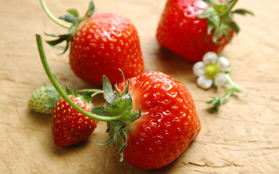 Strawberry_photos_Fresh_Strawberry_Picture_F045049