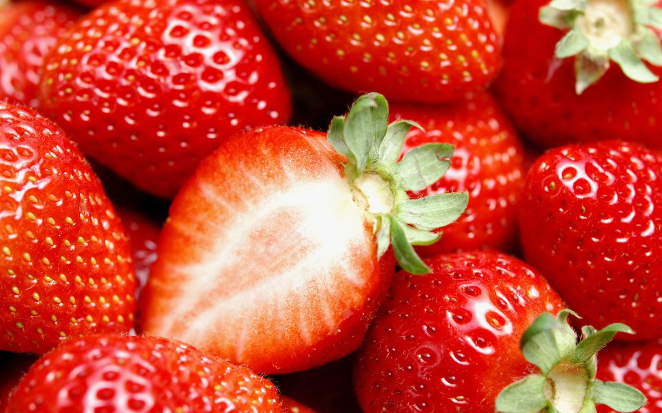 Strawberry_photos_Fresh_Strawberry_Picture_F045055