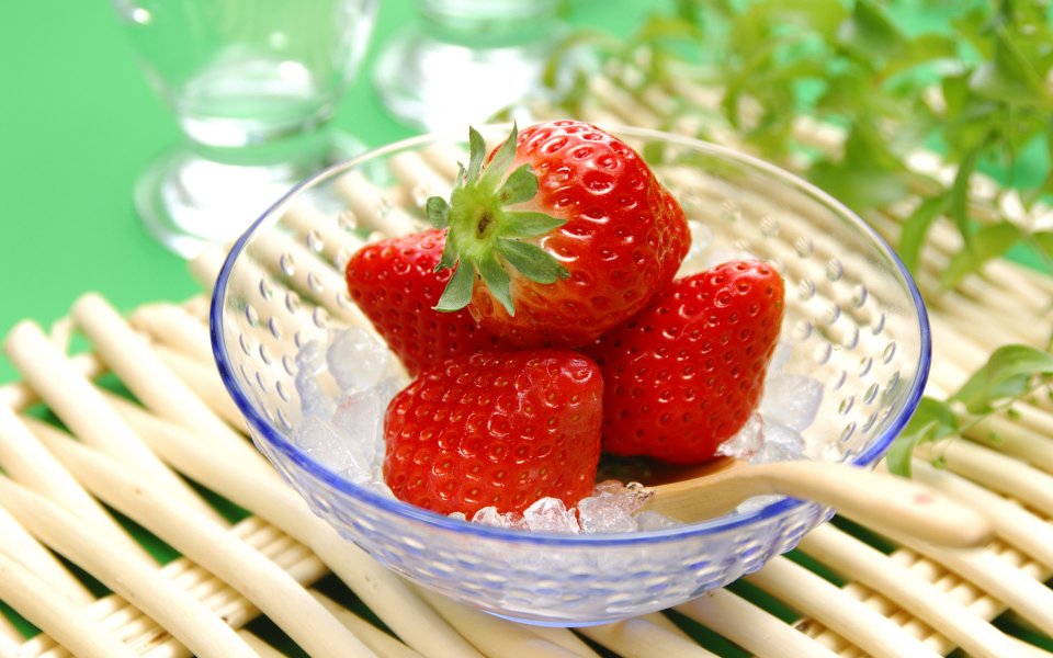 Strawberry_photos_Fresh_Strawberry_Picture_F045079