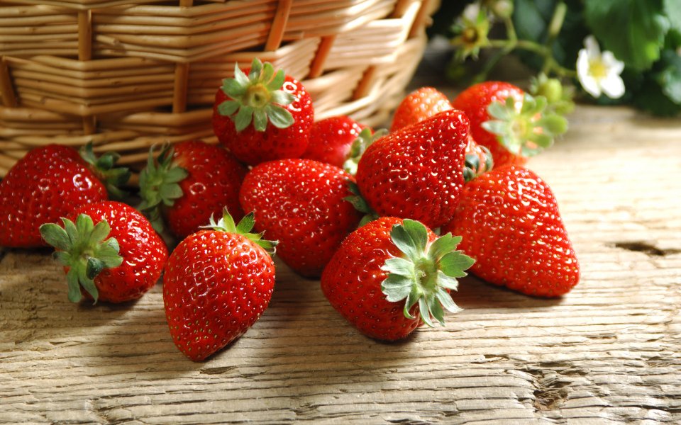 Strawberry_photos_Fresh_Strawberry_Picture_F045081