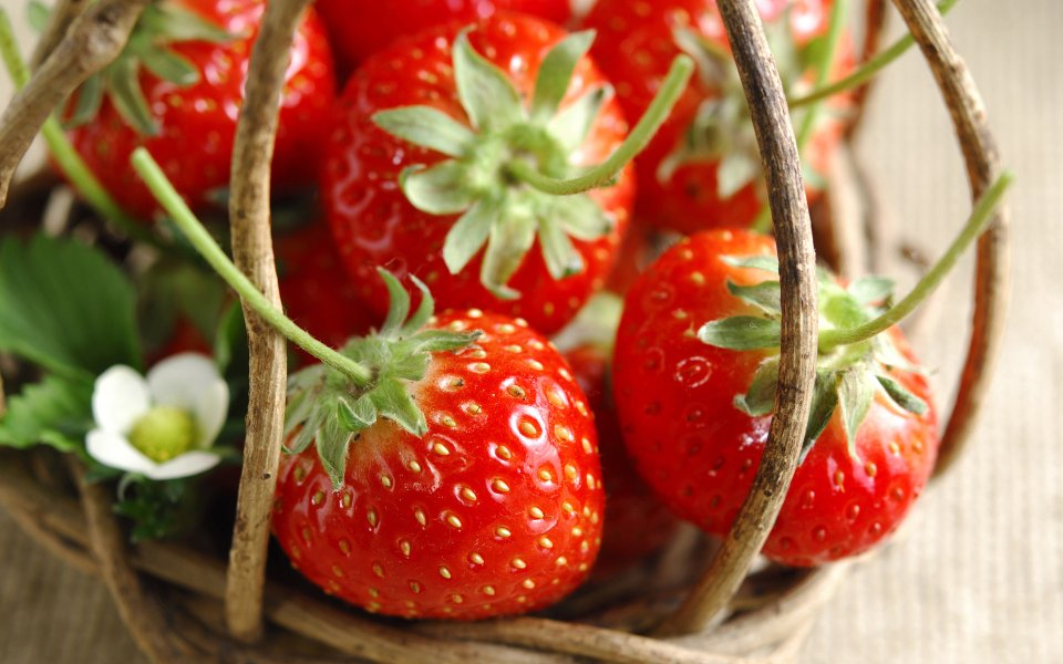 Strawberry_photos_Fresh_Strawberry_Picture_F045086