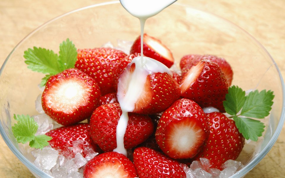 Strawberry_photos_Fresh_Strawberry_Picture_F045091