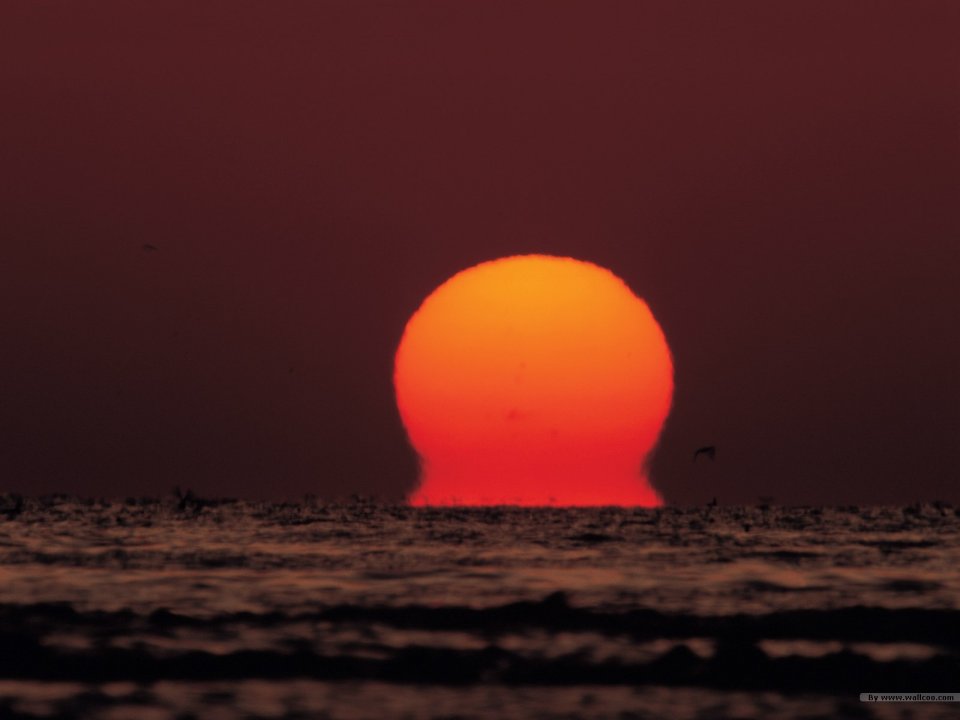 海面壮丽夕阳余晖