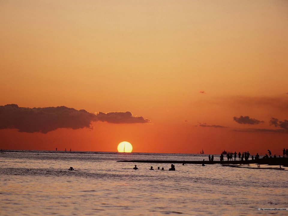 海滩黄昏夕阳剪影