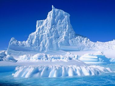0Eroded_Iceberg_in_the_Lemaire_Channel_Antarctica