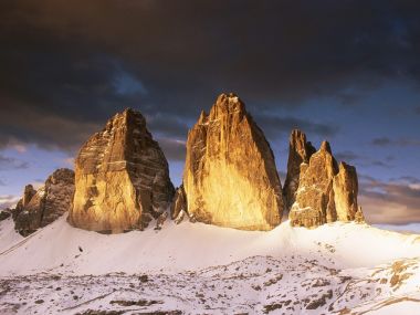 0Tre_Cime_di_Lavaredo_Dolomites_Trentino-Alto_Adige_ItalyD