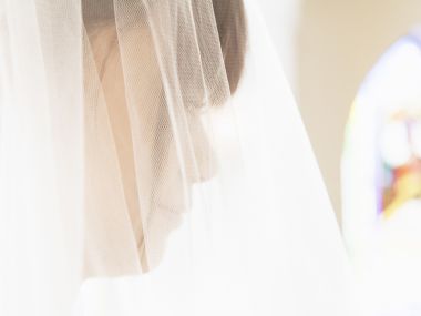 2HR115_350Awedding_dress
