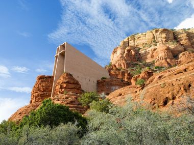 Chapel_of_the_Holy_Cross_Sedona_Arizona