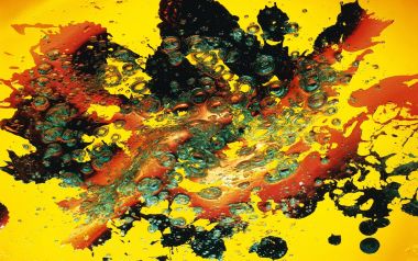 colorful_abstract_effect_of_glass_and_shards_da046042a