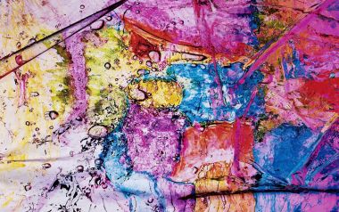 colorful_abstract_effect_of_glass_and_shards_da046065a