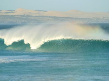 Curling_Wave_Sleaford_Bay_Australia