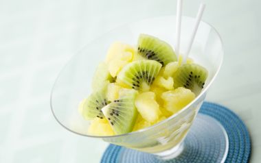 Fresh_Fruit_dessert_photo_JT075_350A