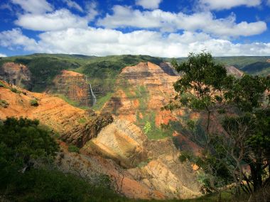 Grand_Canyon_of_the_Pacific_Waimea_Canyon_Kauai_Hawaii