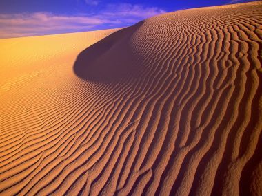 Gypsum_Sand_Dunes_in_Evening_Light_New_Mexico