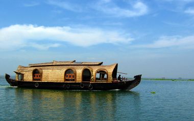 Houseboat On The Kumarakom Backwaters Karalaindia
