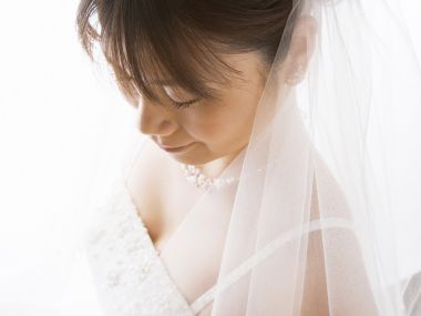 HR107_350A__wedding_dress