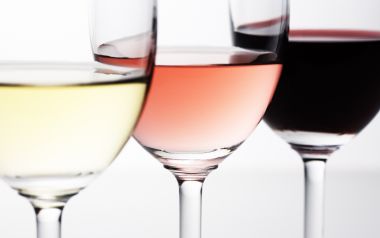 JW023_350A_Close_up_white_wine_rose_wine_red_wine