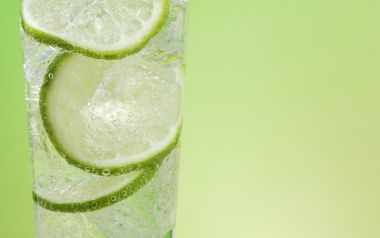 JW166_350A_lime_Close_up_of_limejuice
