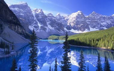 Moraine Lake, Banff National Park, Alberta, Canada
