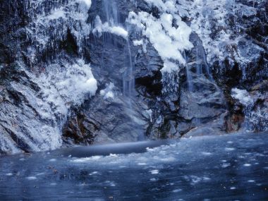 Snow_Winter_Scene_winter_snow_wallpapers_MIL50058_wallcoo.com