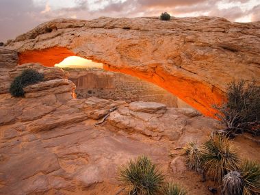 Sunrise_Mesa_Arch_Canyonlands_National_Park