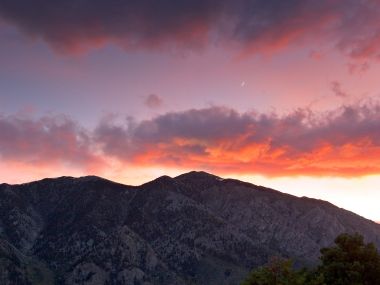 Sunset_Wheeler_Crest_California