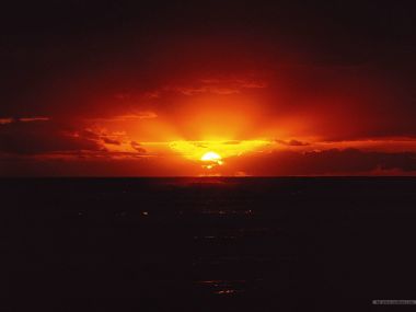 海平面壮阔夕阳余晖