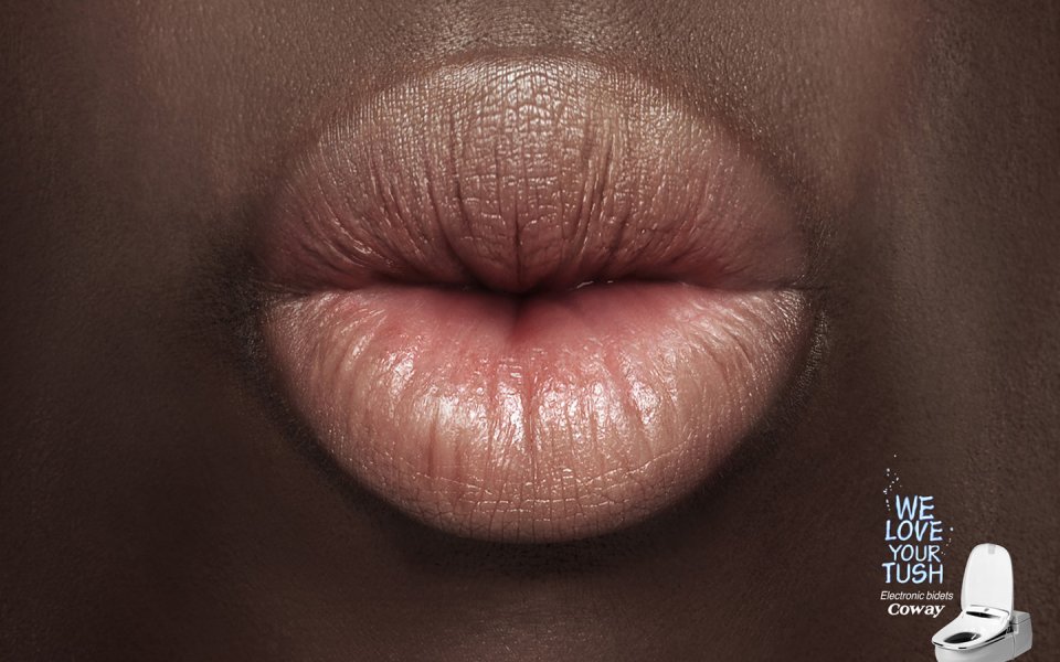 COWAY Ad Creative Lips Toilet Comparison