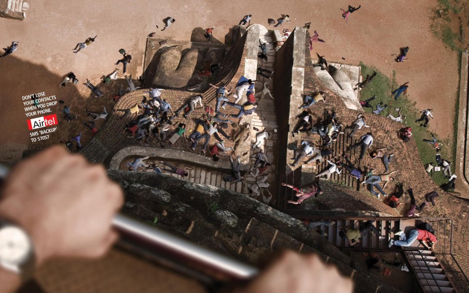Airtel Phone Loss Ad People Falling Stairs
