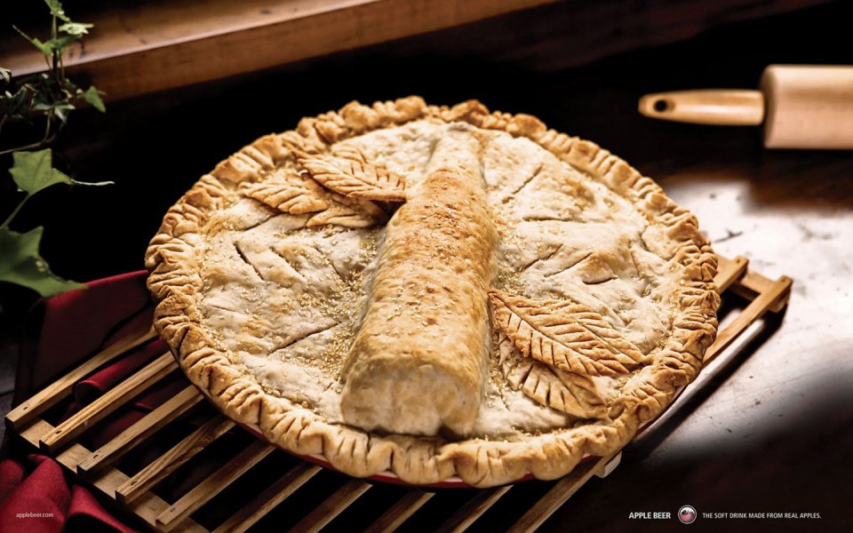 Apple Beer Ad Creative Pie Design