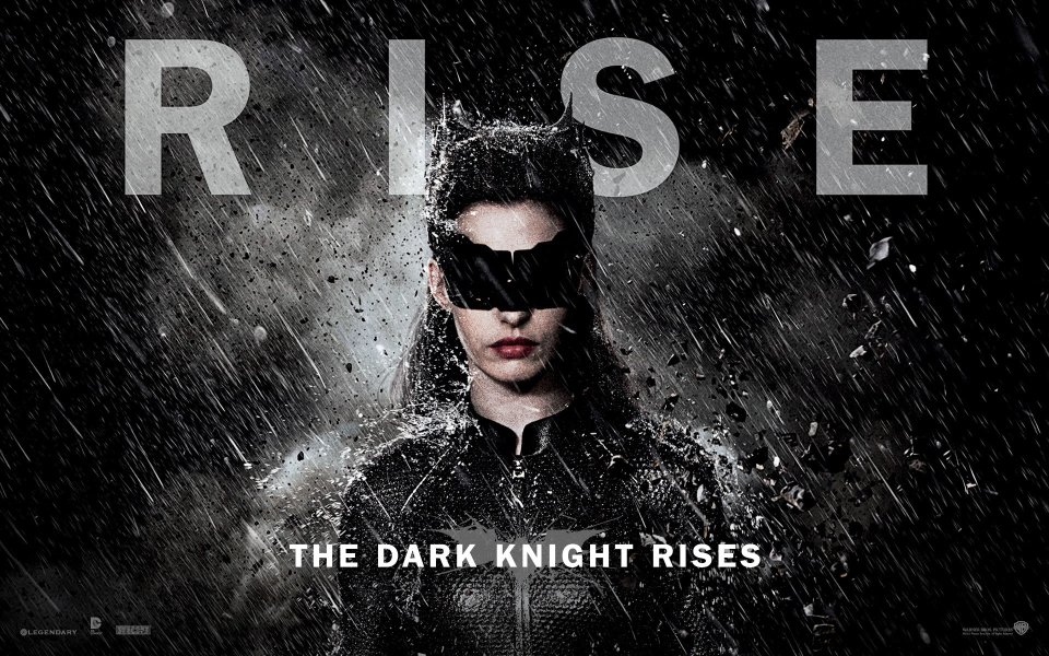 黑暗骑士崛起：猫女雨夜登场