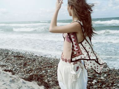 Louise Pedersen Beach Photography Bohemian Woman